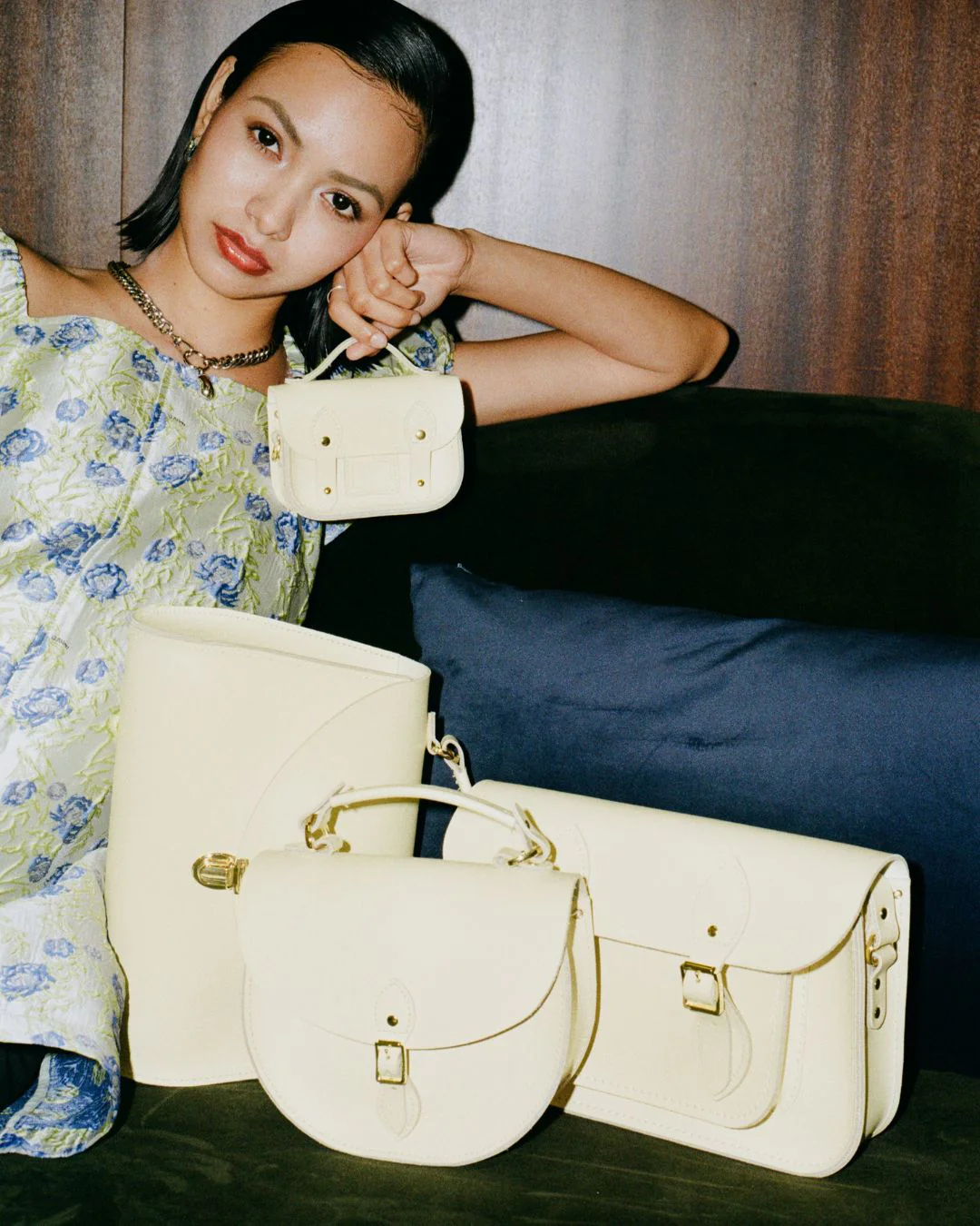 The 11 Inch Satchel - Vanilla - Image 3